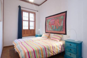 Spacious Sunny and Quiet Albayzin Apartment